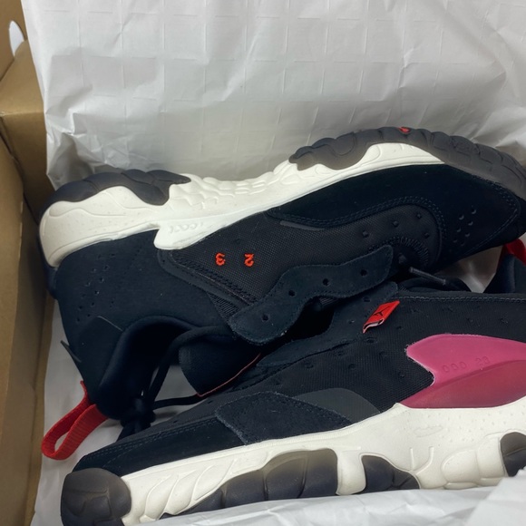 Nike | Women’s Jordan Delta 2 Sneakers in Black Gym Red Sail Chile Red | 10 New - Picture 5 of 16